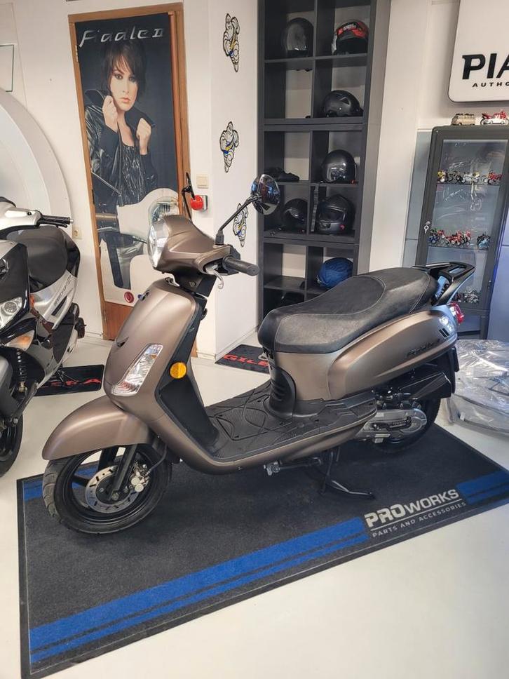 Sym Fiddle  2 bouwjaar  2021 AANBIEDING!!, Fietsen en Brommers, Scooters | SYM, Zo goed als nieuw, Fiddle, Maximaal 45 km/u, Benzine