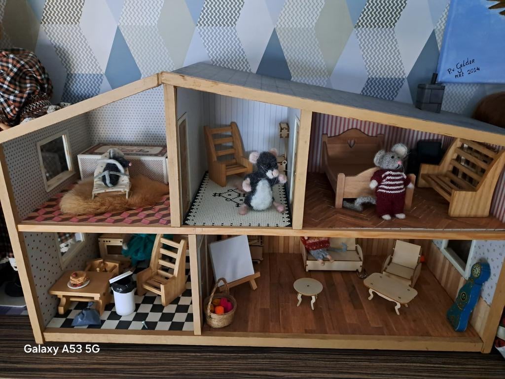 Poppenhuis met muizen, Ophalen of Verzenden, Gebruikt, Poppenhuis