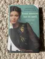 Boek: Soms sneeuwt het in april., Ophalen of Verzenden, Zo goed als nieuw, Nederland, Janneke Siebelink