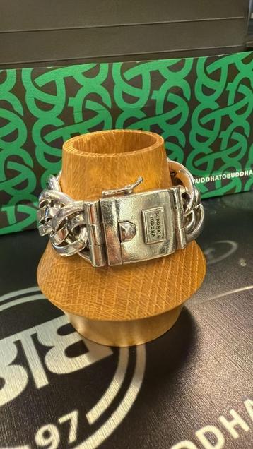 BUDDHA TO BUDDHA ARMBAND TYPE 210 E NATHALIE BIG € 389,95 beschikbaar voor biedingen