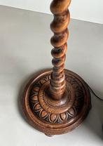 Oude antieke Vloerlamp met Roestbruine Kap, Ophalen