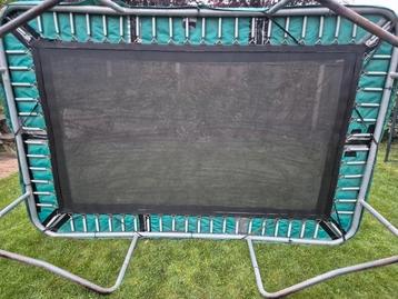 Grote degelijke trampoline 315x210 cm, kan evt bezorgd! beschikbaar voor biedingen