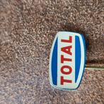 SPELDJE Total, Verzamelen, Speldjes, Pins en Buttons, Ophalen of Verzenden, Zo goed als nieuw, Merk