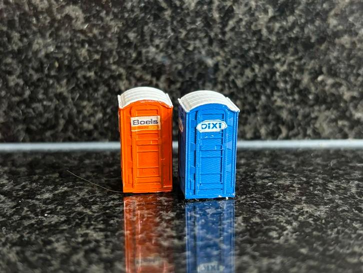 Resin toilet dixi boels wc mobiel toilet unit schaal N, Hobby en Vrije tijd, Modeltreinen | N-Spoor, Nieuw, Brug, Tunnel of Gebouw