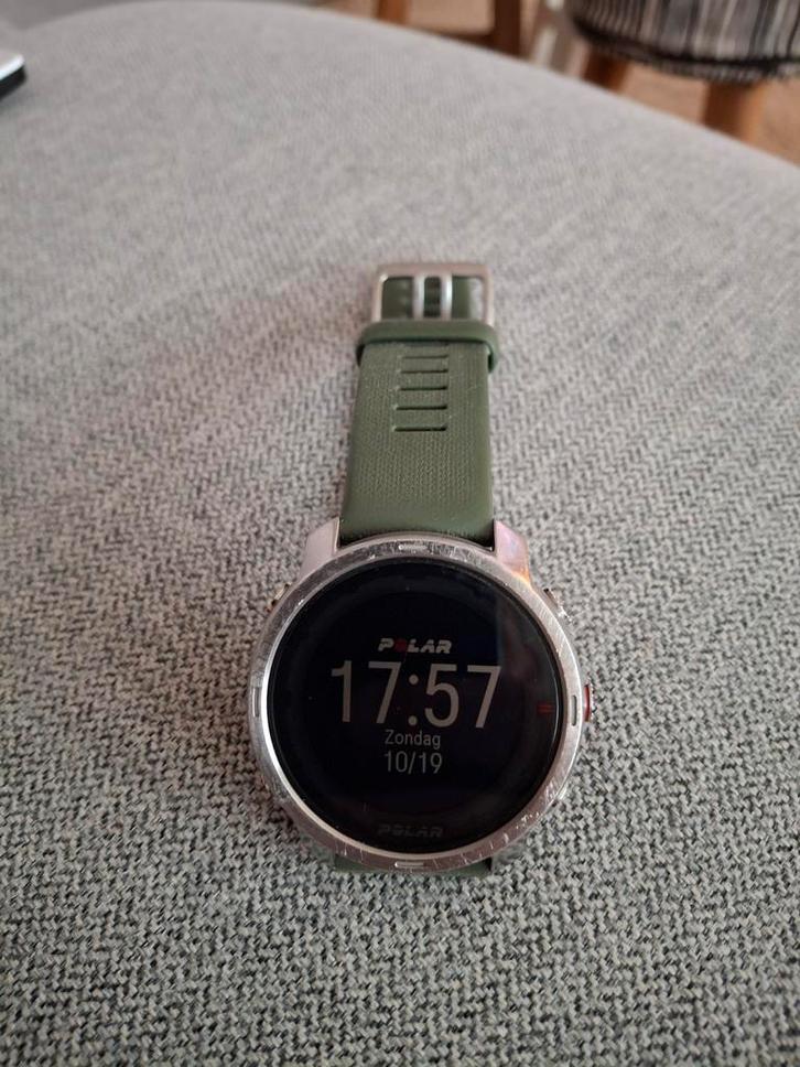 Polar Grit X Titan Sporthorloge, Sieraden, Tassen en Uiterlijk, Smartwatches, Gebruikt, Android, Grijs, Afstand, Calorieverbanding