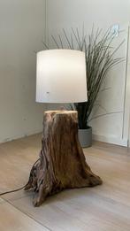 Boomstamlamp, moderne lamp op voet boomstam, Huis en Inrichting, Lampen | Vloerlampen, Ophalen, Zo goed als nieuw, Hout, Minder dan 100 cm