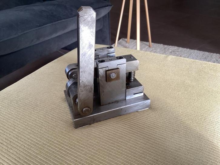 Vintage Metaal Pons - Werktuigbouwkunde Object, Antiek en Kunst, Antiek | Gereedschap en Instrumenten, Ophalen of Verzenden