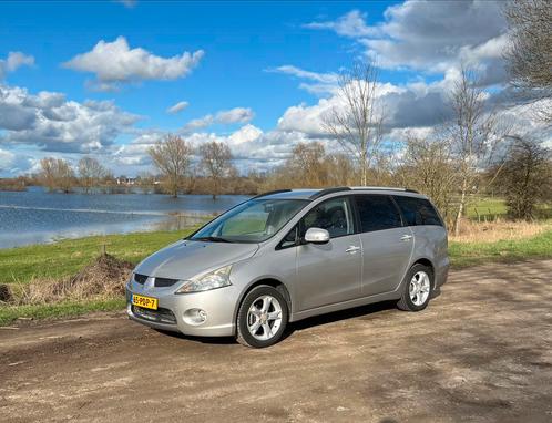 Mitsubishi Grandis 2.4 Mivec 7zits 2011 Grijs, Auto's, Mitsubishi, Particulier, Grandis, Trekhaak, Benzine, F, MPV, Handgeschakeld