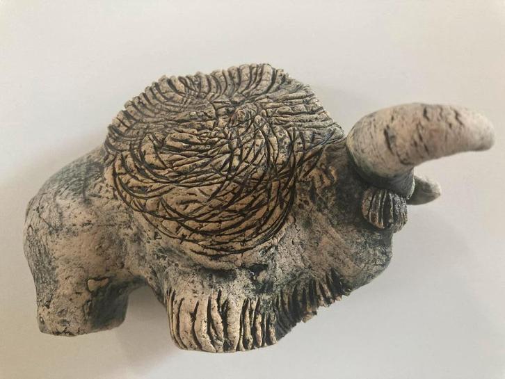 Beeldje Bizon Oeros Handgemaakt, Antiek en Kunst, Curiosa en Brocante, Verzenden