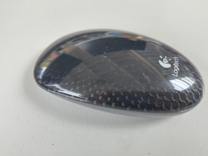 Logitech T620 Touch Mouse - Draadloos, Computers en Software, Muizen, Gebruikt, Muis, Linkshandig, Rechtshandig, Draadloos, Ophalen of Verzenden