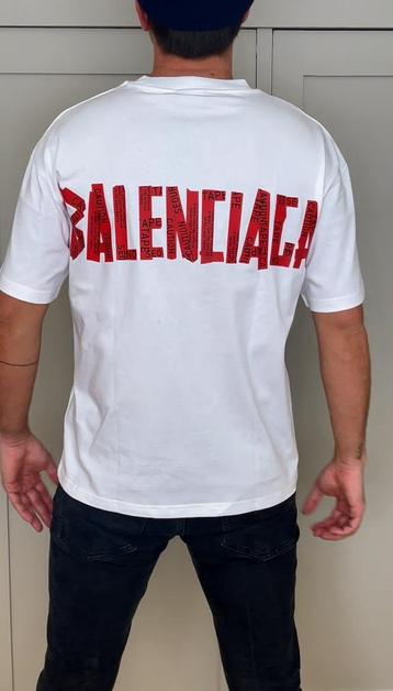 Balenciaga T-shirt - Nieuw met rood logo beschikbaar voor biedingen