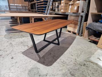 Eucalyptus Eettafel 240x100cm - Nieuw beschikbaar voor biedingen