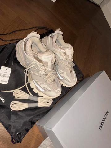 Balenciaga track sneaker maat 41 BEIGE beschikbaar voor biedingen