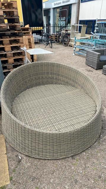Ronde lounger ZONDER kussen(s), doorsnede 135 cm beschikbaar voor biedingen