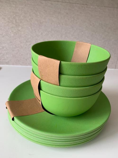 Nieuw en zgan groene bamboe borden + bamboe schalen, Huis en Inrichting, Keuken | Servies, Zo goed als nieuw, Bord(en), Overige stijlen