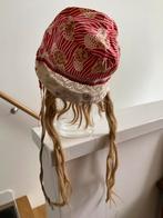 Klederdracht kanten mutsje muts folklore rood haarlokken, Ophalen of Verzenden