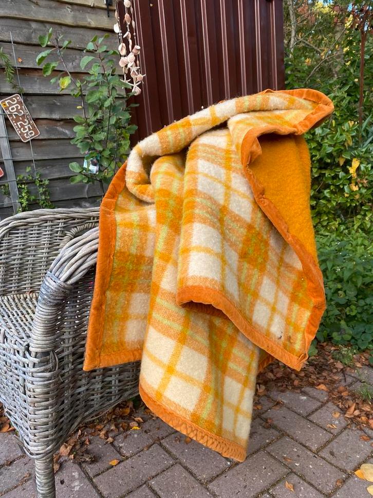 Prachtige oranje geblokte vintage wollen deken/ kleed/ plaid, Huis en Inrichting, Woonaccessoires | Plaids en Woondekens, Zo goed als nieuw