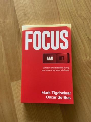 Focus aan/uit - Mark Tigchelaar - Oscar de Bos 2 stuks beschikbaar voor biedingen