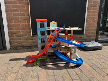 Speelgoed garage - hout beschikbaar voor biedingen