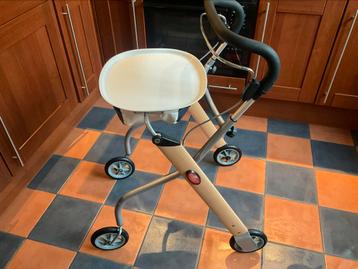 TRUST rollator met blad en tasje / inklapbaar / lichtgewicht beschikbaar voor biedingen