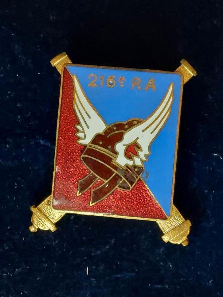 Militair geëmailleerd speldje 1939 Regiment d'Artillerie, Verzamelen, Militaria | Algemeen, Overige soorten, Embleem of Badge
