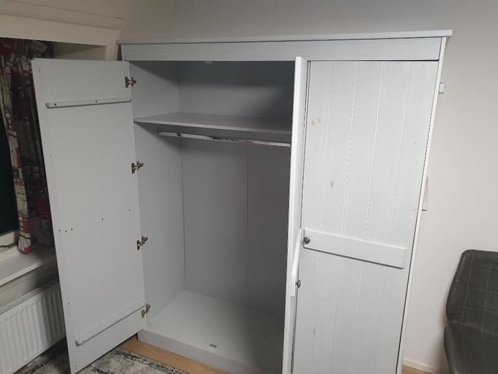 Kledingkast hout, Huis en Inrichting, Kasten | Kledingkasten, Gebruikt, 150 tot 200 cm, 150 tot 200 cm, 50 tot 75 cm, Met deur(en)
