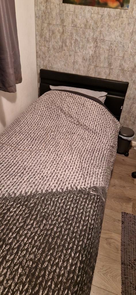 Zwart 1-persoonsbed met opbergruimte & LED, Huis en Inrichting, Slaapkamer | Bedden, Gebruikt, Eenpersoons, 90 cm, 200 cm, Overige materialen