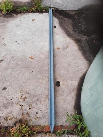50 stuks kunststof weidepalen 200cm met punt heiningpalen beschikbaar voor biedingen