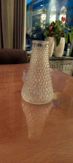 Glazen vaas met reliëf, Huis en Inrichting, Woonaccessoires | Vazen, Wit, Ophalen of Verzenden, Minder dan 50 cm, Glas