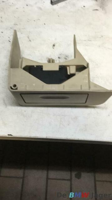 Asbak rechtsachter beige BMW 5 serie E60 E61 LCI 51426984704 beschikbaar voor biedingen