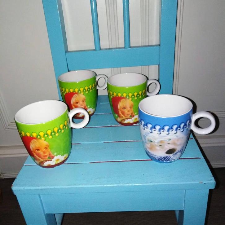 4 Efteling mokjes: 3x Roodkampje, 1x Winter Efteling, Verzamelen, Efteling, Gebruikt, Gebruiksvoorwerp, Ophalen