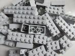 nr. 8493, 50 lichtgrijze stenen 2 noppen breed Verzenden kan, Ophalen, Zo goed als nieuw, Losse stenen, Lego