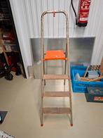 Vintage keukentrap - Handig voor klussen!, Doe-het-zelf en Verbouw, Ladders en Trappen, Ophalen, Gebruikt, Trap, Opvouwbaar of Inschuifbaar