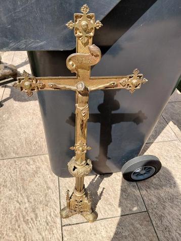 crucifix  beschikbaar voor biedingen