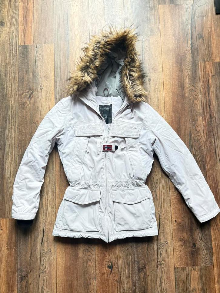 Witte napapijri winterjas in maat L, Kleding | Dames, Jassen | Winter, Zo goed als nieuw, Maat 42/44 (L), Wit, Ophalen of Verzenden