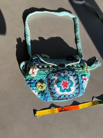 Nieuw blauw granny square tasje, maat 30x20 cm beschikbaar voor biedingen