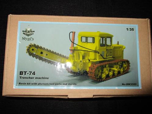 D-518,BALATON MODELL 1-35,NO,BM3589,BT-74 Trencher machine, Hobby en Vrije tijd, Modelbouw | Auto's en Voertuigen, Nieuw, Verzenden