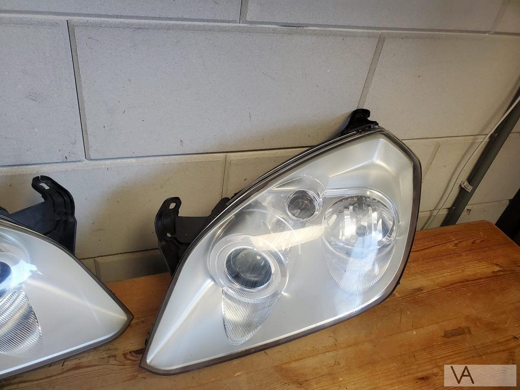 Opel Tigra B twintop koplamp links zilver €100 geen ribbels, Ophalen of Verzenden, Gebruikt, Opel