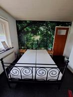 Bed + tempur matrassen., Huis en Inrichting, Slaapkamer | Bedden, Zo goed als nieuw, Twijfelaar, 200 cm, Hout