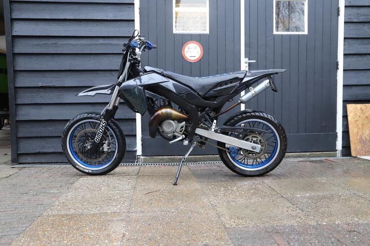 Aprilia sx 50, Fietsen en Brommers, Brommers | Derbi, Zo goed als nieuw, Ophalen