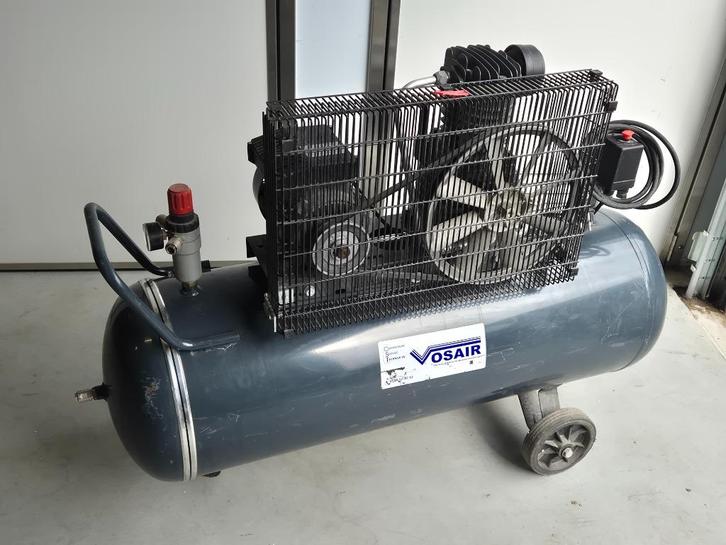 Vosair compressor - 400L/min, 10 bar, bouwjaar 2020, Doe-het-zelf en Verbouw, Compressors, Gebruikt, 6 tot 10 bar, 100 liter of meer