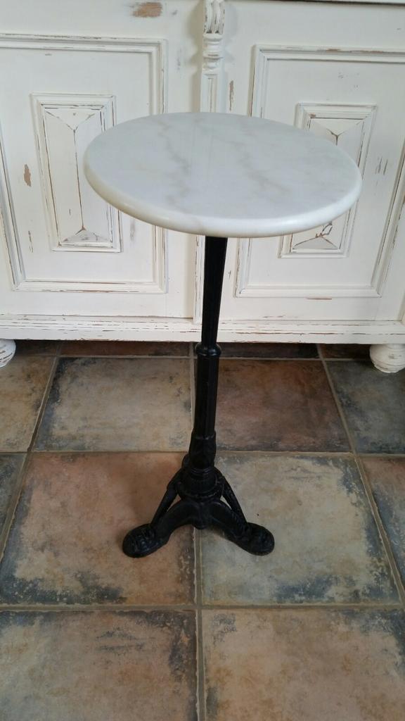 Plantenzuil marmer, gietijzer, Huis en Inrichting, Woonaccessoires | Zuilen en Pilaren, Zo goed als nieuw, Ophalen