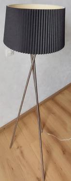 Moderne zwart en metalen staande lamp, Ophalen, Metaal, Zo goed als nieuw, Modern