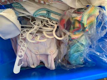 Poppenkleertjes - Uren Speelplezier! beschikbaar voor biedingen