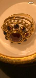 Antiek gouden ring met granaten, Goud, Ophalen of Verzenden