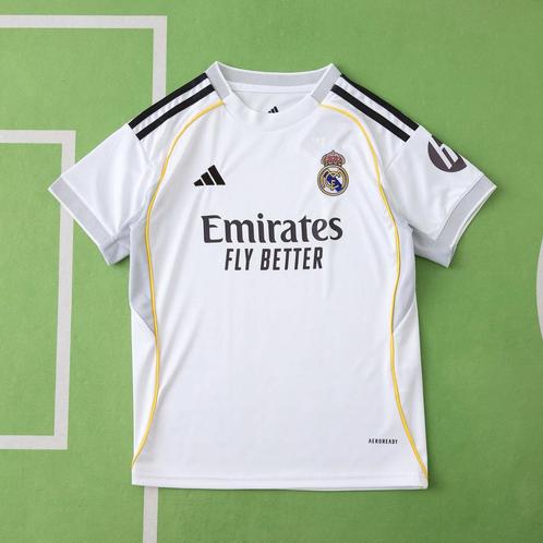 25-26 seizoen thuisshirt Real Madrid, Sport en Fitness, Voetbal, Verzenden