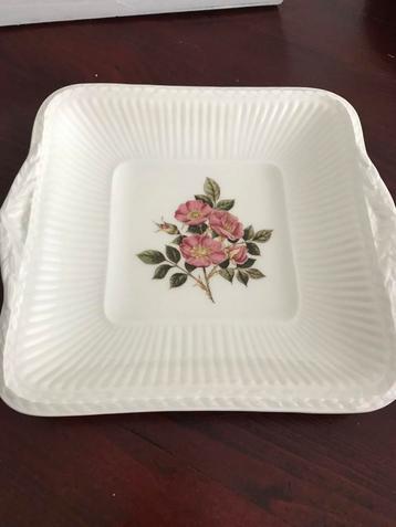 Wedgwood Briad Rose Schaal Vierkant Roos Motief Antiek Servi beschikbaar voor biedingen