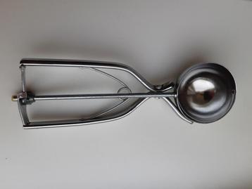 Vintage ijsschep RVS beschikbaar voor biedingen