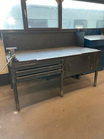 Stalen Werkbank 200x100cm met Bankschroef & Opbergruimte beschikbaar voor biedingen