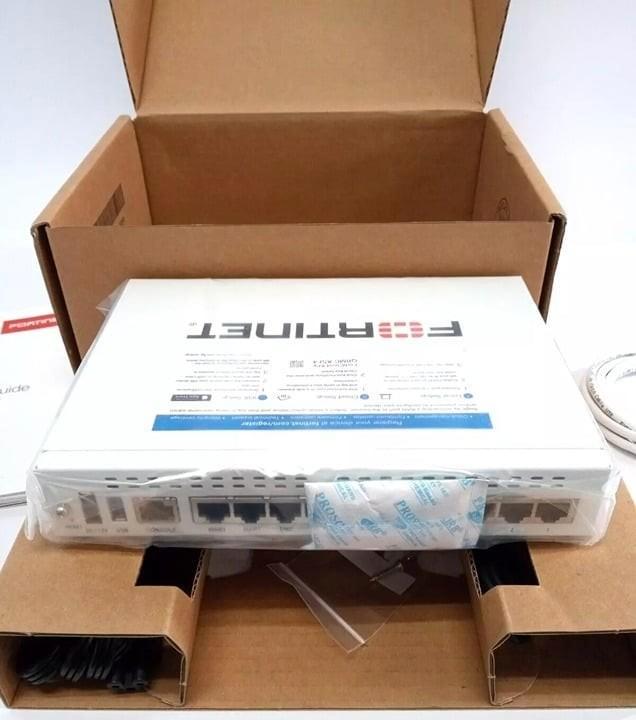 Fortinet FortiGate 60F Firewall - Nieuw in Doos!, Computers en Software, Routers en Modems, Nieuw, Router, Ophalen of Verzenden